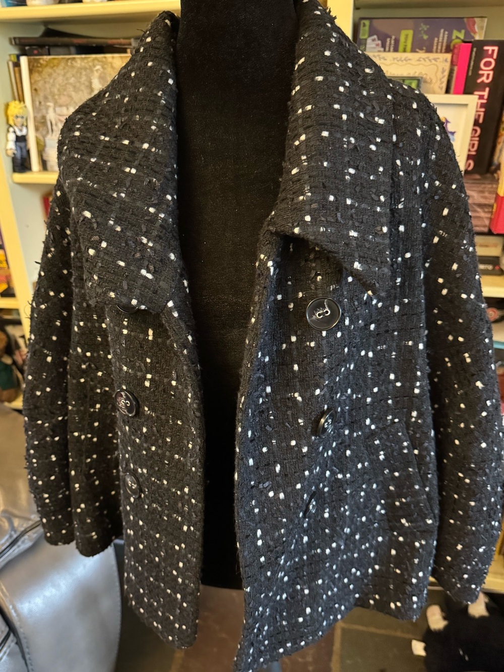 Laundry by Shelli Segal black-and-white bouclé tweed jacket in Women’s size Larg